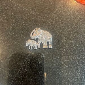 Elephant w/ baby -pin-Sterling with marcasite